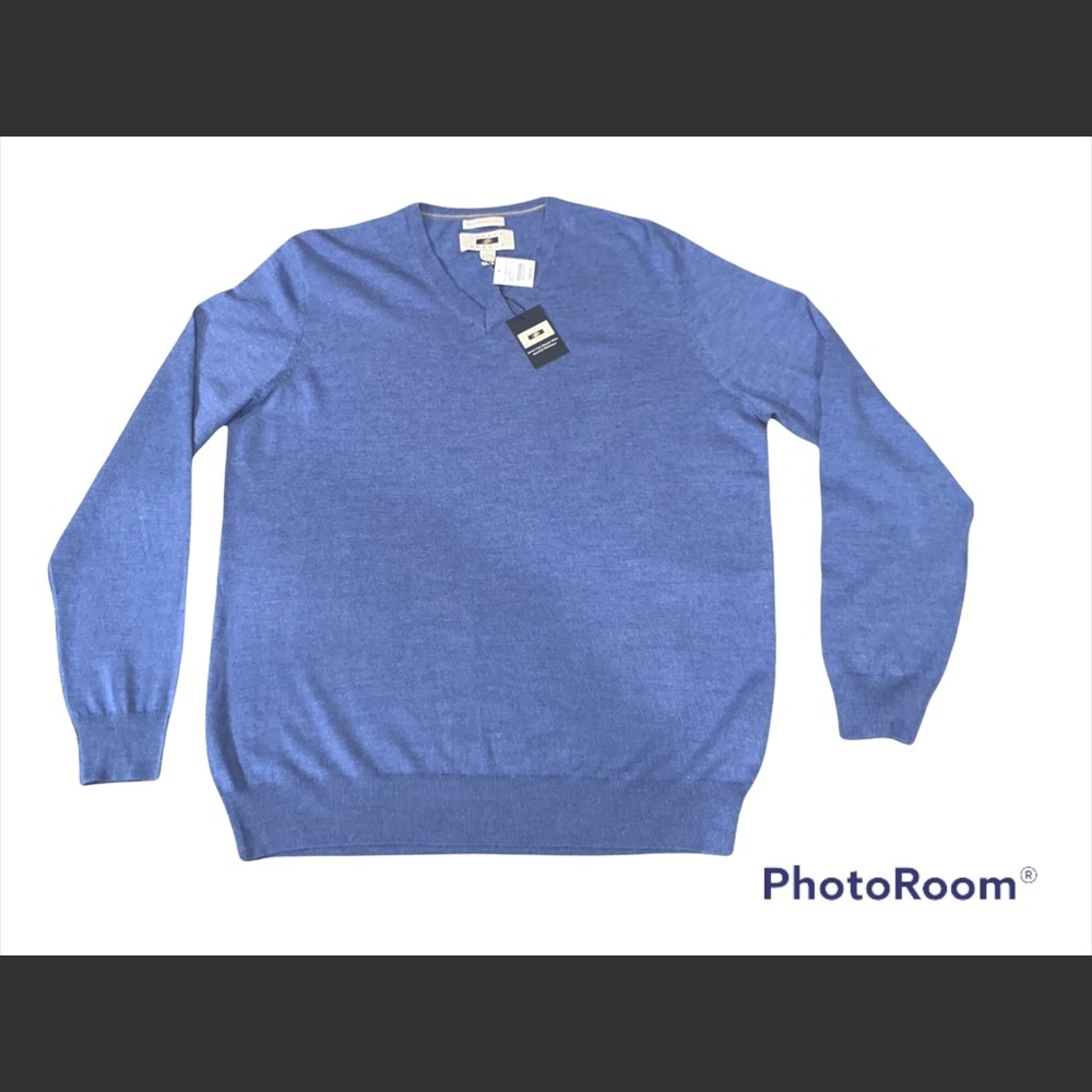 Brand new with tags men’s size large Joseph Abboud merino wool sweater.